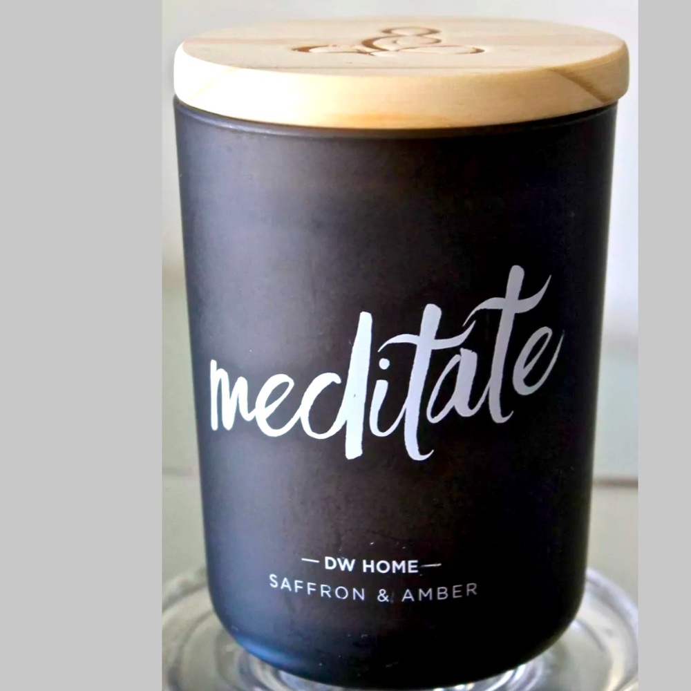 DW HOME CANDLE MEDITATE SAFRON AMBER RICHLY SCENT NEW
